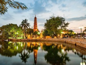 andare da Vang Vieng a Hanoi laos vietnam