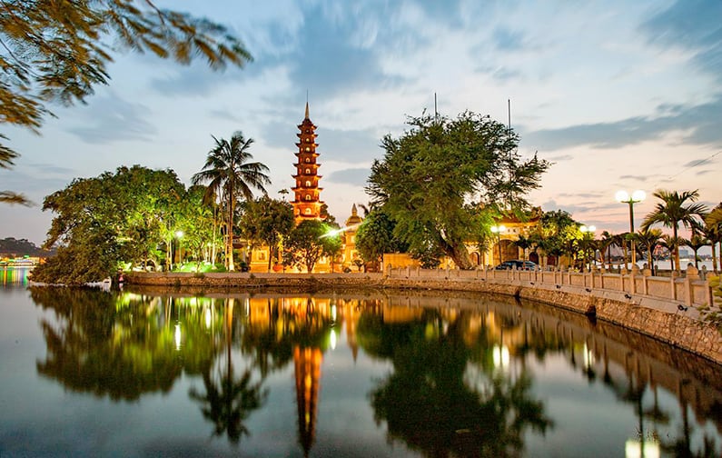 andare da Vang Vieng a Hanoi laos vietnam